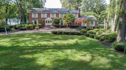 445 Lakeview Manor