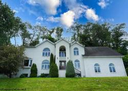 722 Poplar Woods
