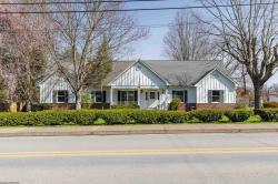 1048 East