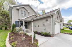 2036 Pinecrest